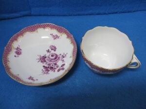 MEISSEN マイセン エカイユ パープル カップ＆ソーサー (2)_買取り