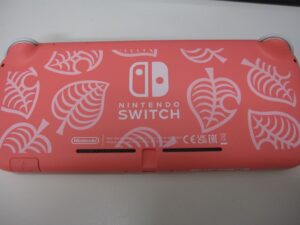 ニンテンドースイッチライト どうぶつの森柄 (2)