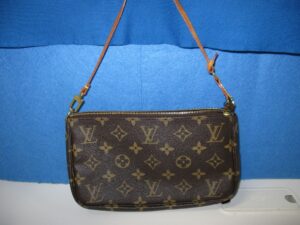 LV ルイヴィトン モノグラム アクセソワール