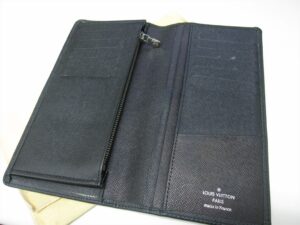 LV ヴィトン タイガ ポルトフォイユブラザ (2)