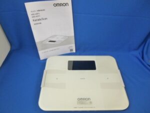 オムロン 体重体組成計 KRD-608T2