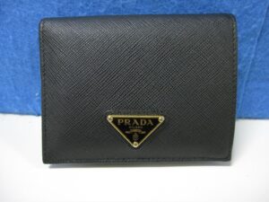 PRADA プラダ 二つ折り財布